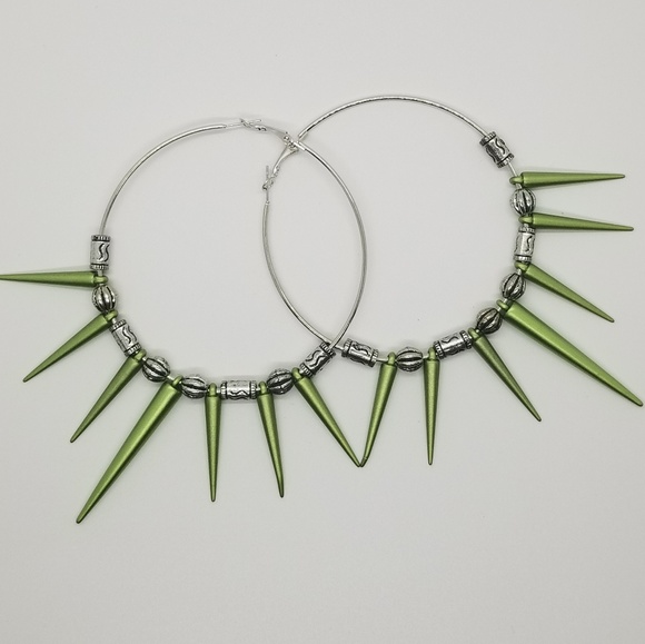 Silver and green spike earrings - Picture 5 of 5